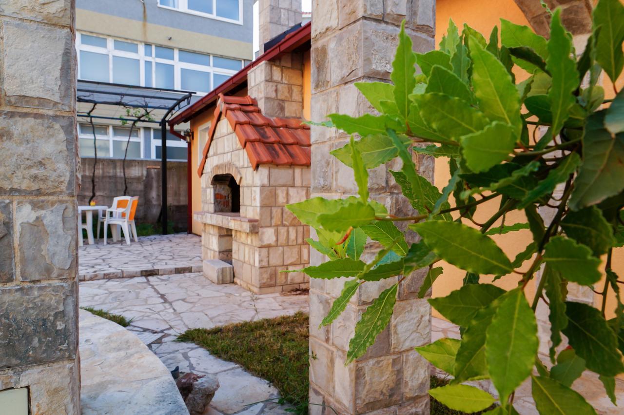 Apartments Apple Cat Montenegro Ko Bijela Exteriör bild