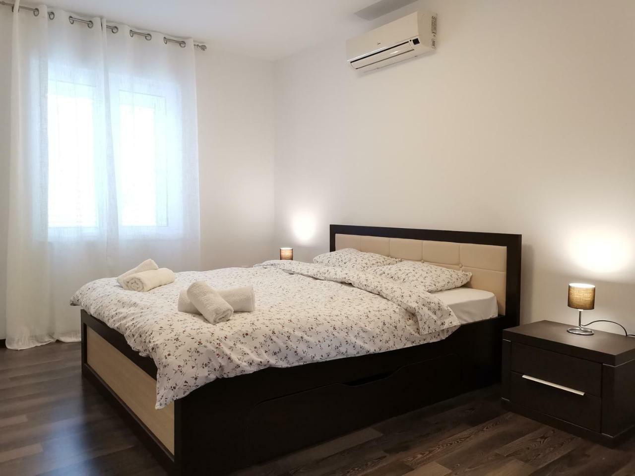Apartments Apple Cat Montenegro Ko Bijela Exteriör bild